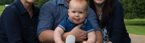 A gift worth 1,000 words! Gift Vouchers for Family Portraits by Elizabeth Melvin Photography