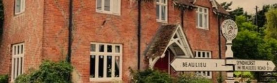 Escape the Rush – Embrace the Hush in Leygreen Farmhouse